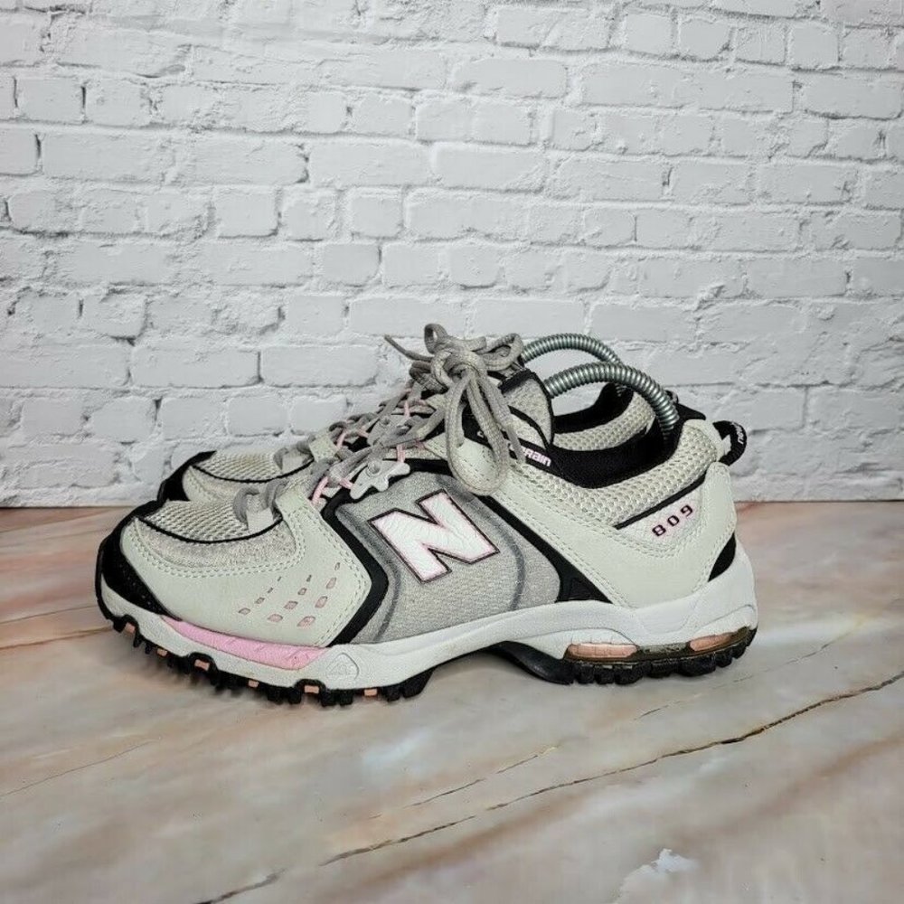 New Balance 809 All Terrain Sneakers Gray Womens 9 Athletic Trail Running Shoes